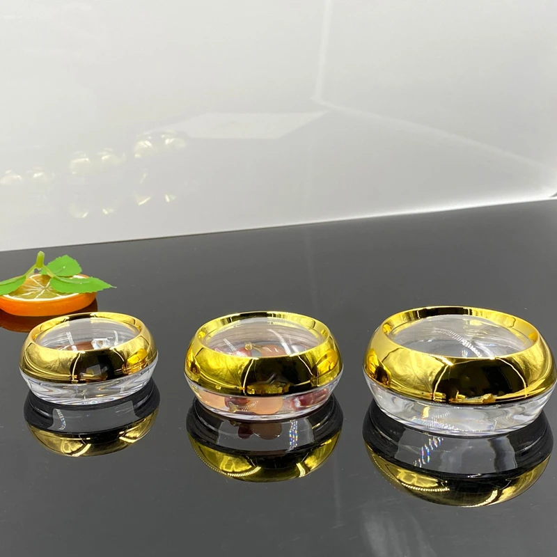 Travel Accessories Bottles - Bouteilles à capsules avec bouchon doré,